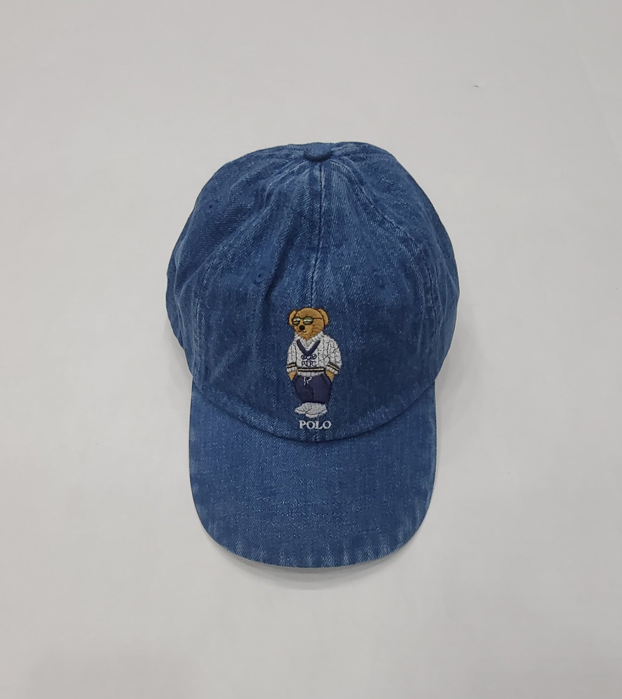 新品】ポロ ラルフローレン デニムキャップ ホワイトセーターを着た